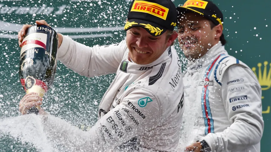 Spritzige Sache: Nico Rosberg macht in Spielberg alle nass