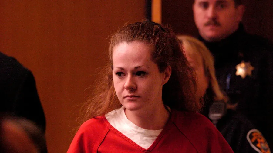 Christa Pike: wurde 1995 wegen des Mordes an ihrer 19 Jahre alten Klassenkameradin Colleen Slemmer zum Tode verurteilt.
