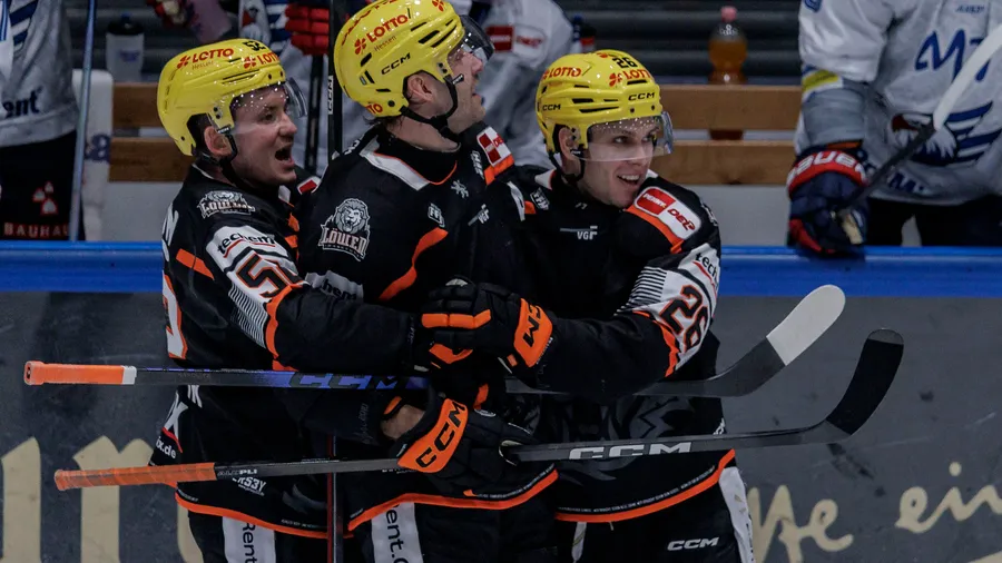 Da werden Erinnerungen wach: Im bislang letzten Derby gegen die Adler Mannheim traf Frankfurts Dennis Lobach zum zwischenzeitlichen 3:1.