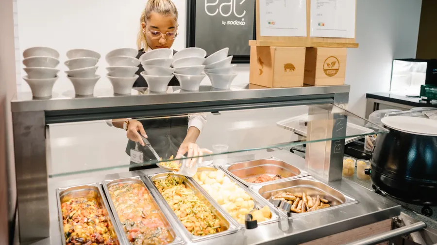 Mit Fleisch oder vegan: In der Kantine des Bad Homburger Pharmaunternehmens Lilly kann man sich sein Essen im Baukastenprinzip zusammenstellen.