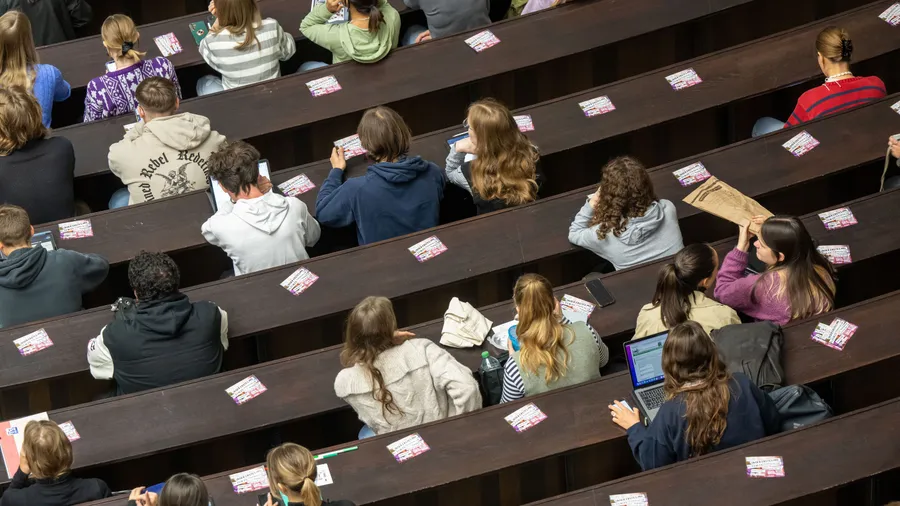 Um für den Arbeitsmarkt gerüstet zu sein, brauchen Studierende jetzt mehr als „nur“ gute Noten.