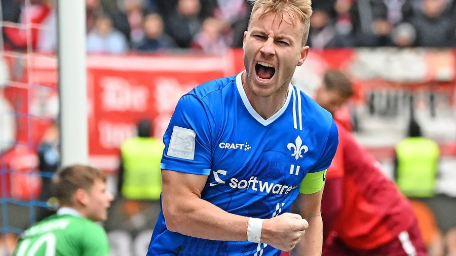 Jubel, Trubel, Pokal-Fight: Kapitän Fabian Holland war beim letzten Darmstädter Sieg gegen die Eintracht 2015 dabei.