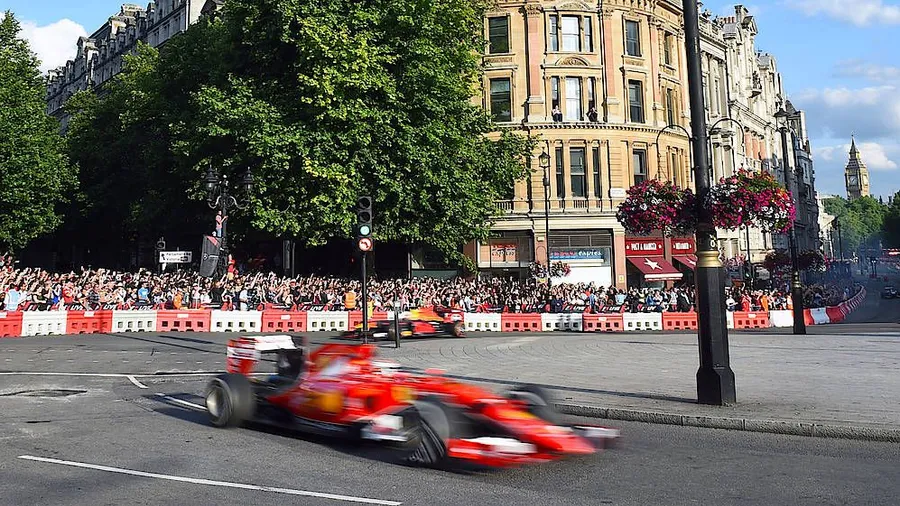 Die Formel 1 macht in London Station.