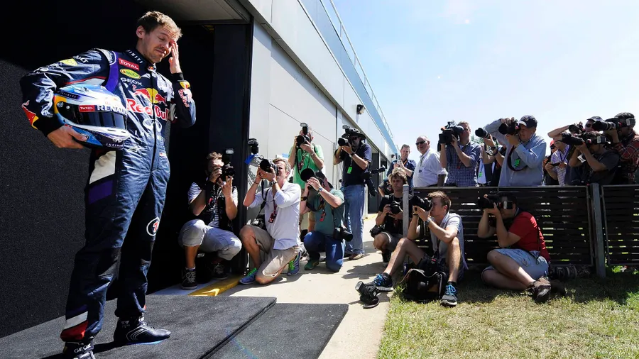 Das kann ja heiter werden: Sebastian Vettel am Donnerstag in Melbourne