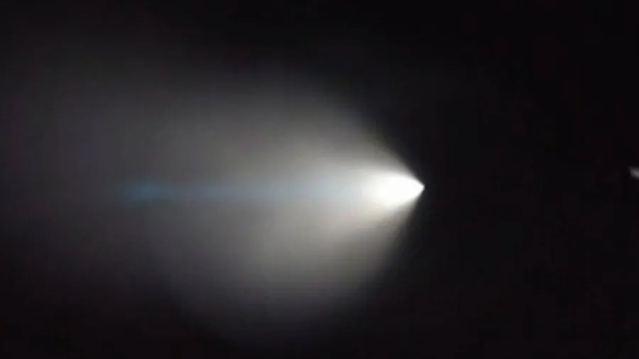 Ein unbekanntes helles Flugobjekt löste Ufo-Spekulationen in Los Angeles aus.