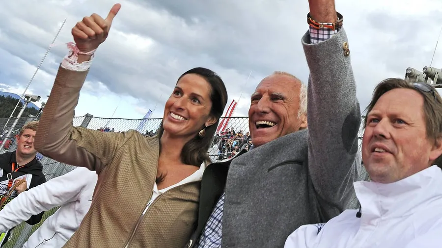Großes Hallo in Spielberg: Dietrich Mateschitz (Mitte) mit Lebensgefährtin Marion Feichtner