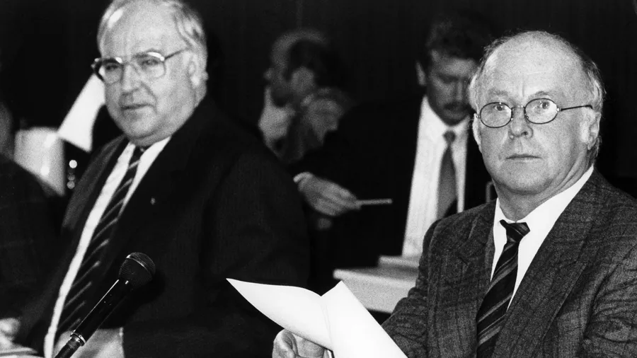 Die Zukunft der Rente ist schon lange Diskussionsgegenstand: Wie hier 1986 zwischen dem damaligen Bundeskanzler Helmut Kohl und dem kürzlich verstorbenen Norbert Blüm.