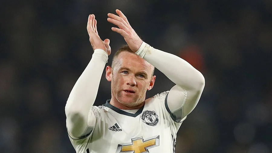 Der britische Fußballspieler Wayne Rooney zeigt: Ein hohes Gehalt kann nicht über alles hinwegtäuschen.