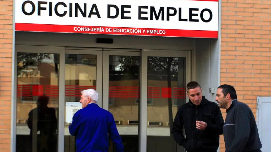 In Spanien finden selbst Qualifizierte derzeit nur schwer eine neue Stelle, in Hessen wird ihnen der Teppich ausgerollt und mit Sprachkursen geholfen