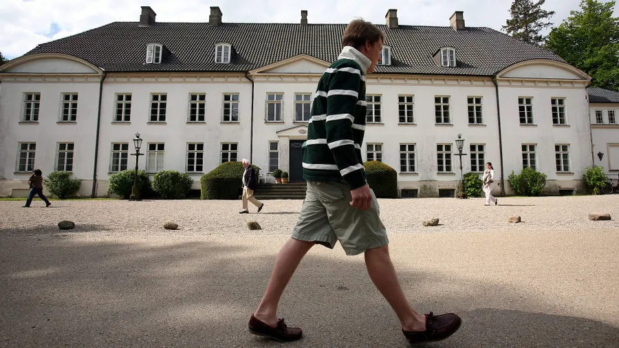 Ein Platz im Internat Louisenlund kostet im Jahr 40000 Euro. Jedes zehnte Kind in Deutschland geht inzwischen auf eine Privatschule