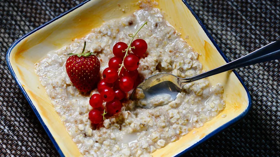 Man sagt ja lieber „Porridge“, um nicht „Haferschleim“ sagen zu müssen.