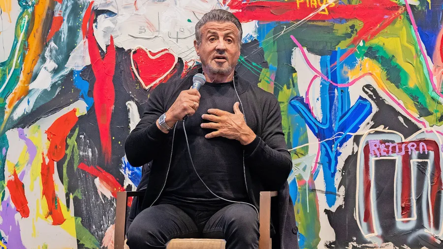 Seit jeher unbeeindruckt von Kritik: Sylvester Stallone in der Ausstellung „Sylvester Stallone – Retrospektive zum 75. Geburtstag“