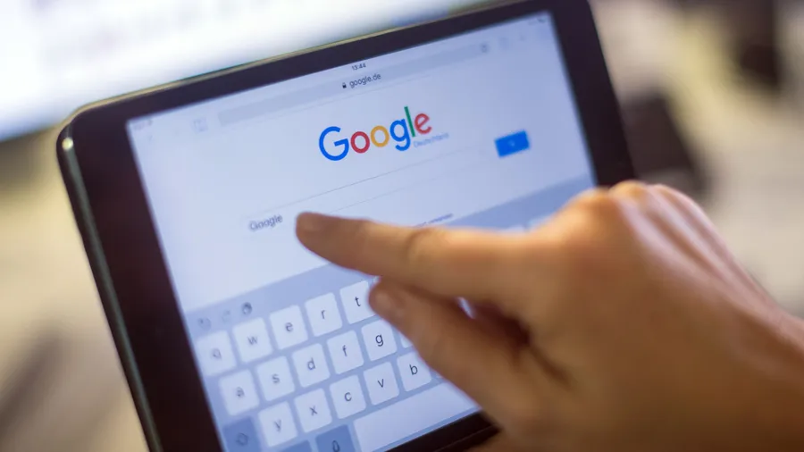 Algorithmen entscheiden längst darüber, welche Texte die Bürger erreichen. Eine Gefahr für die Pressefreiheit, meint unser Gastautor.