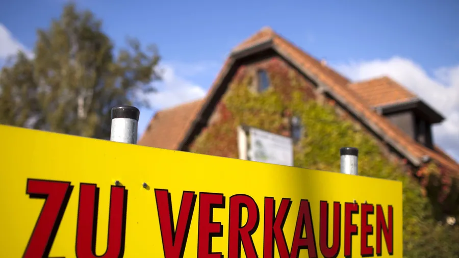 Gegenstand des Urteils war ein privates Wohngrundstück, welches ein Ehepaar an seine Tochter veräußerte.