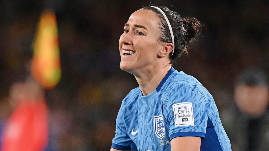 Liebt Tacklings: Lucy Bronze