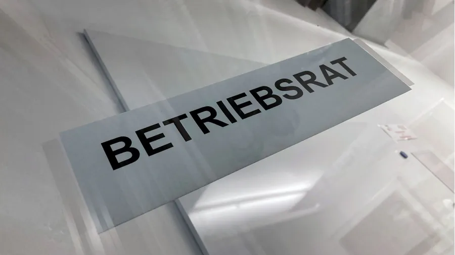 Kämpferisch: Beim Frankfurter Möbelmarkt Poco will man gegen die Schließung angehen.