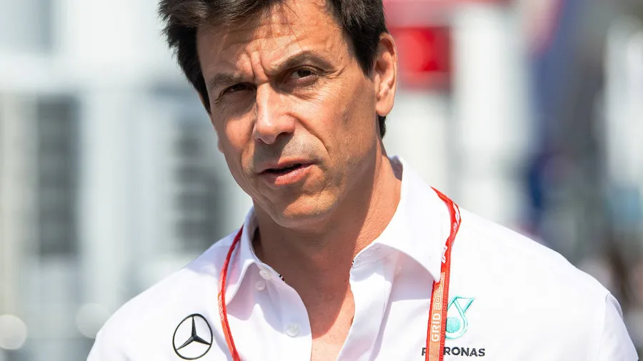 Toto Wolff verlängert seinen Vertrag bei Mercedes um drei Jahre.