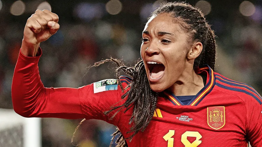 Traumfängerin: Salma Paralluelo ebnet dem spanischen Team mit dem Führungstor den Weg ins Finale.