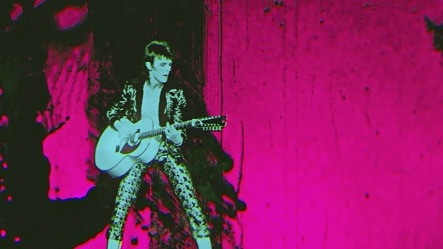 Originalgetreu: David Bowie, wiedererstanden in der Filmbiographie „Moonage Daydream“