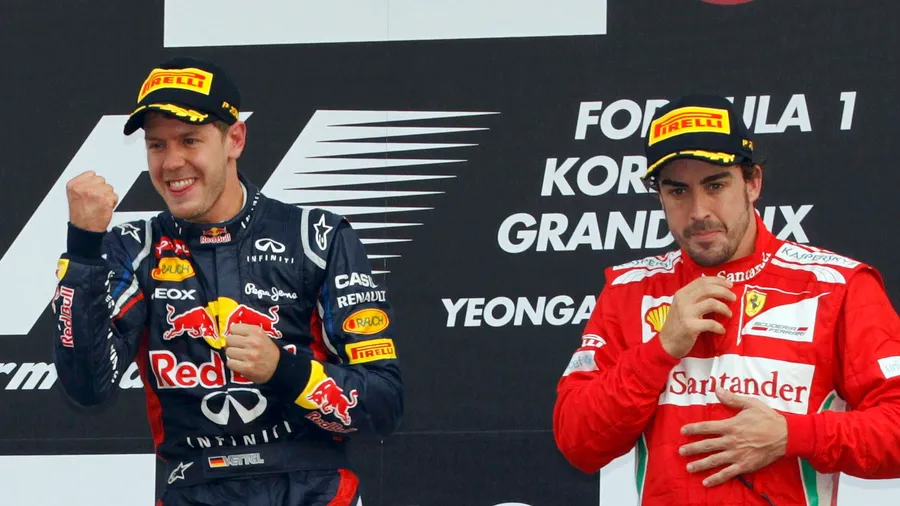 Auf dem Podium jubelt nur einer: Vettel (Mitte) vor Teamkollege Webber und Alonso