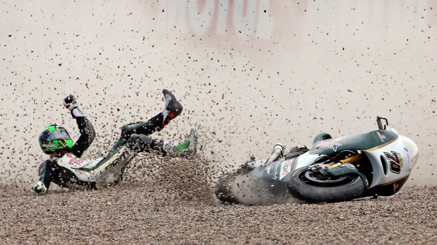 Nicht mehr zu halten: Michael Laverty fliegt aus der Kurve