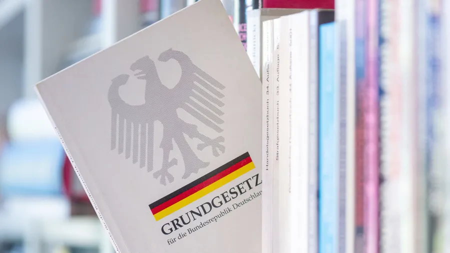 Das Grundgesetz kennt jenseits der NS-Wiedergutmachungsregelung kein subjektives Recht auf die deutsche Staatsangehörigkeit.