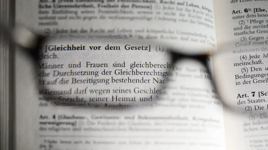Das Grundgesetz enthält gleich mehrere Gleichheitsrecht von Verfassungsrang.