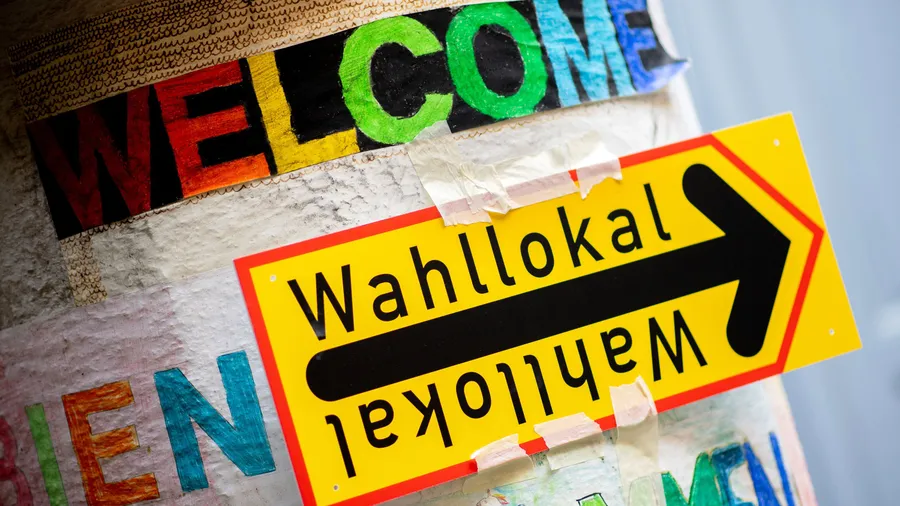 Dürfen künftig auch Berliner ohne deutschen Pass ihre Stimmen in einem der Wahllokale abgeben?