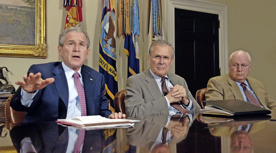 Ziele neokonservativer Politik: George W. Bush, Donald Rumsfeld und Dick Cheney im Jahr 2006