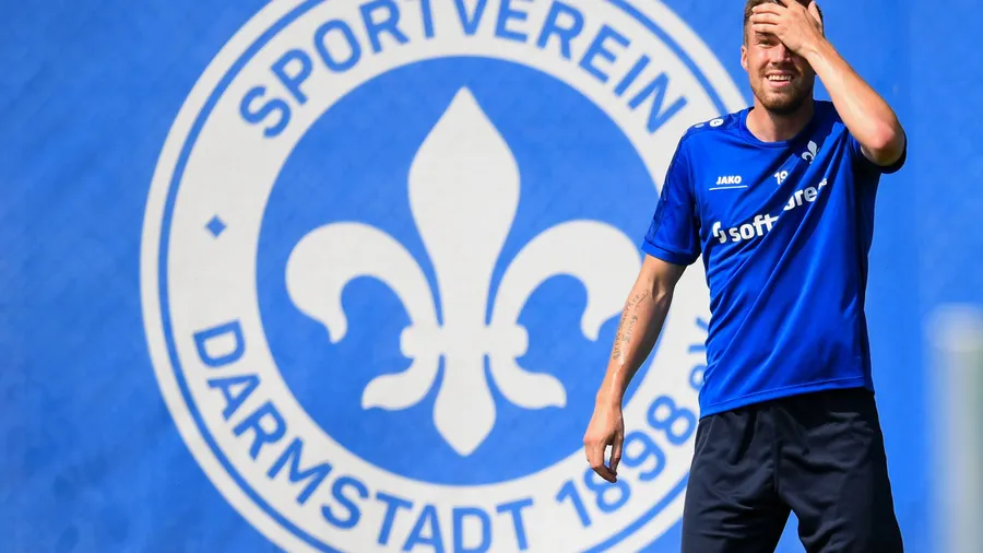 Gutgelaunt ins neue Fußballleben: Kevin Großkreutz im Zeichen der „Lilien“