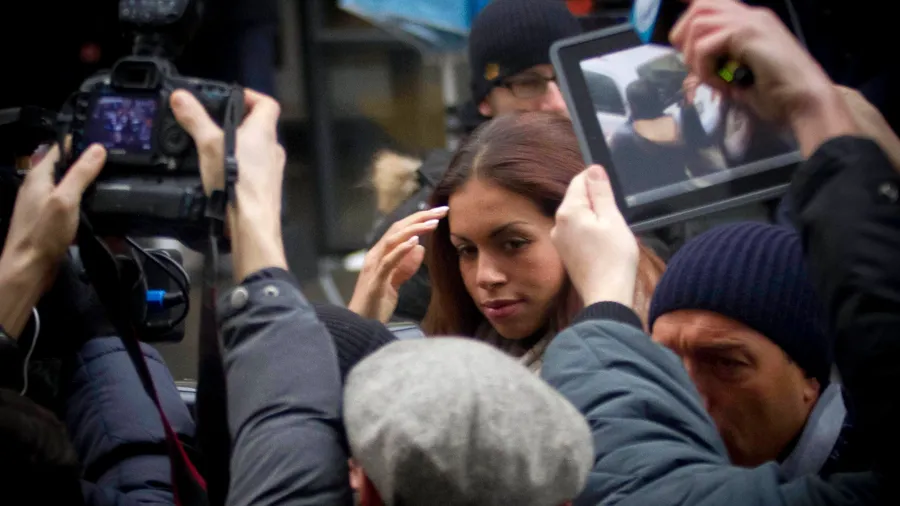 Immer noch im Zentrum des Medienrummels: Karima El Mahroug, alias „Ruby“, am Montag vor dem Mailänder Gericht