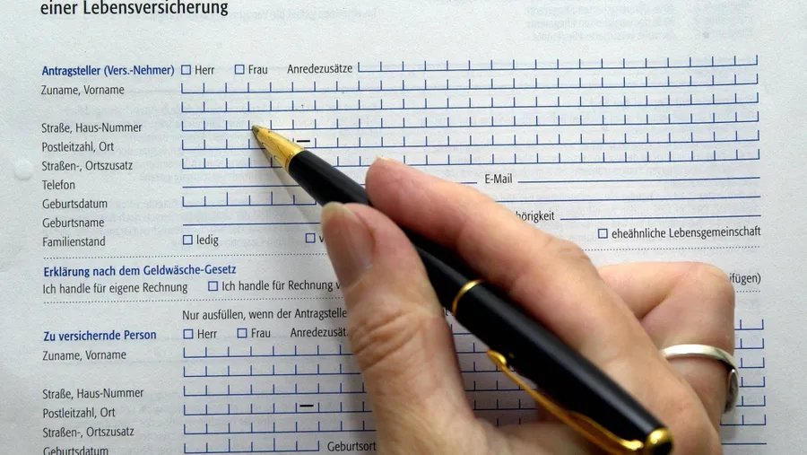 Alter Versicherungsvertrag: Damals noch mit höheren garantierten Zinsen