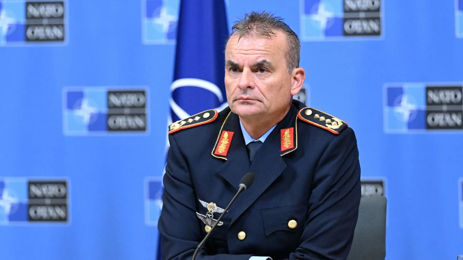 General a.D. Christian Badia, 62, berät unter anderem die britische Rüstungsmesse DSEI.