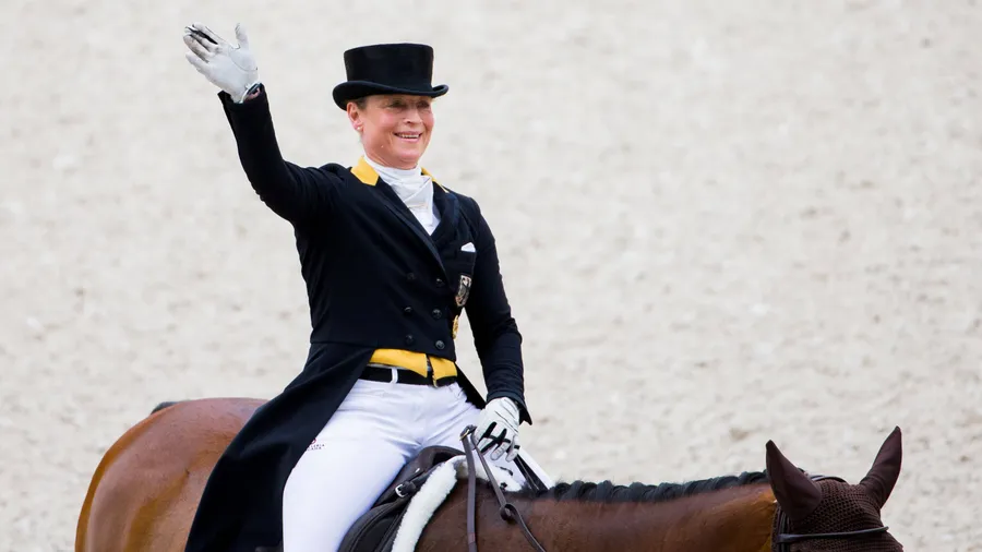 „So ist eben der Sport“: Isabell Werth freut sich auch über den zweiten Platz