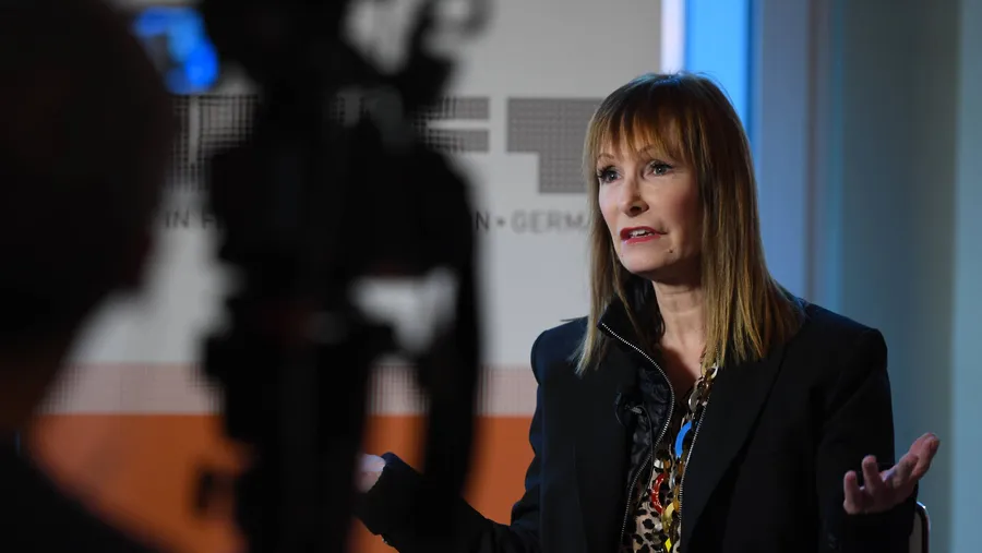 Gale Anne Hurd wird von Interviewern nach mehr als 50 Filmen und 200 Serienepisoden immer noch gefragt, was sie von ihren Ehemännern gelernt habe.