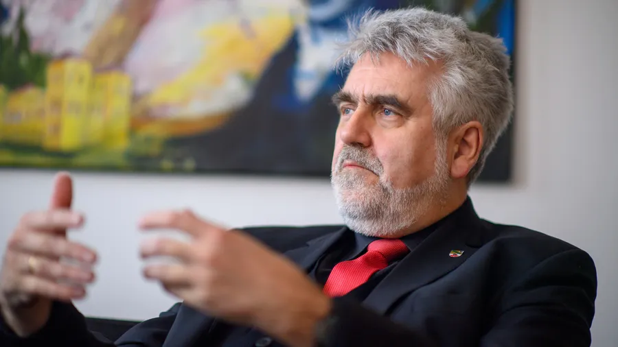 Fühlt sich in der Debatte über ein Absenken der Hürde falsch verstanden: Armin Willingmann