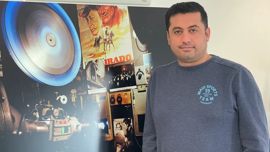 „Die Frauen im Iran haben Großes angefangen“: Regisseur Jafar Najafi hat sie bei den Protesten begleitet.