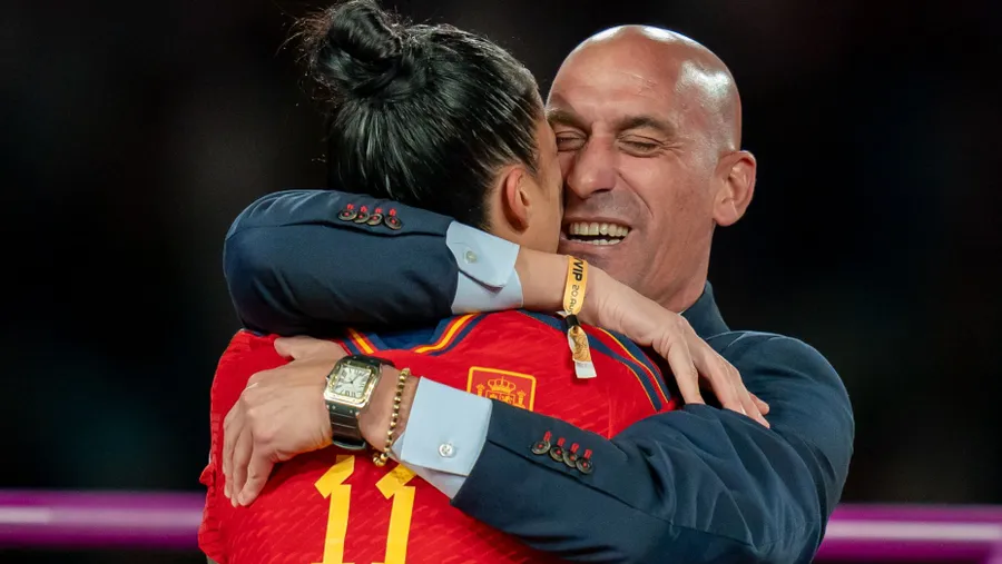 Mehrere Spielerinnen küsste Luis Rubiales auf die Wange, bei Jennifer Hermoso (im Bild) war es auch der Mund.