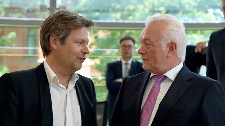 So richtig will es miteinander nicht klappen – aber könnten sie ohne einander? Robert Habeck von der Grünen und Wolfgang Kubicki (FDP).