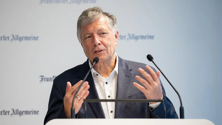 F.A.Z.-Herausgeber Gerald Braunberger: beobachtet eine Entfremdung von Politikern und Bürgern.