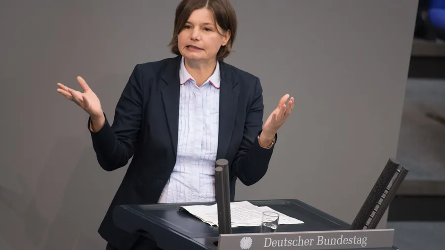 Aus der Bundespolitik in den Frankfurter Wahlkampf: Manuela Rottmann, derzeit Staatssekretärin, geht für die Grünen ins Rennen.