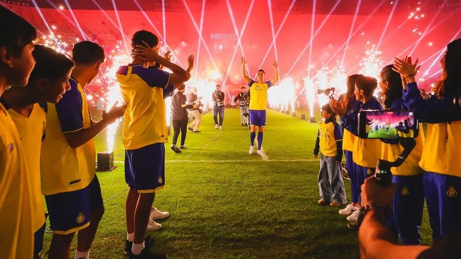 Cristiano Ronaldo machte den Anfang, nun kommen viele weitere Fußballstars nach Saudi-Arabien.