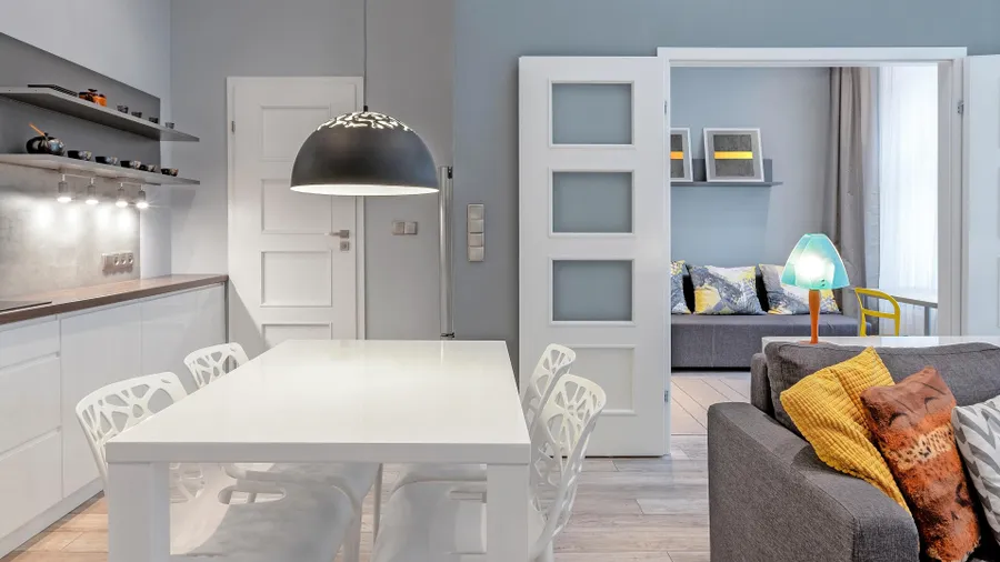 Austauschbar: das Interieur von Airbnbs