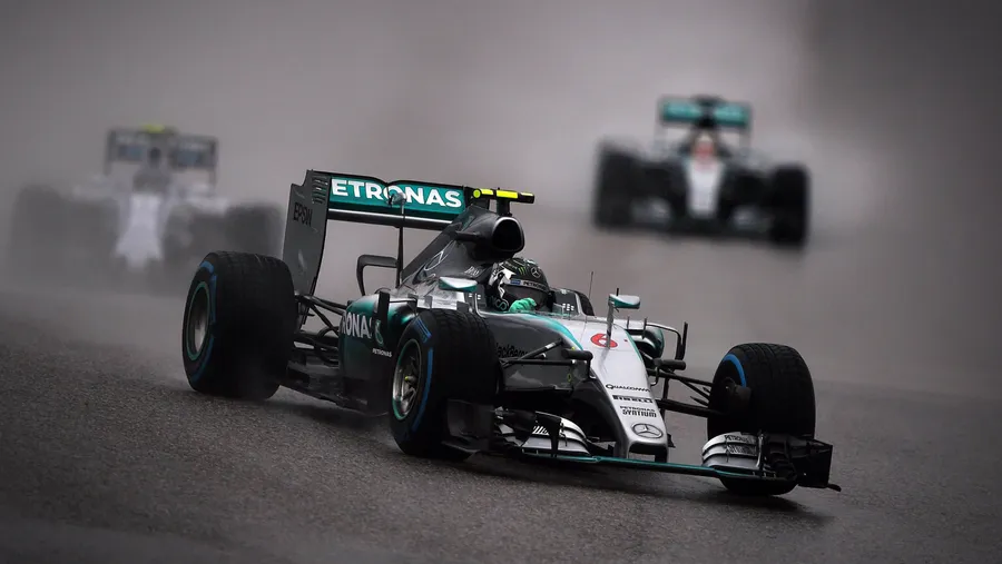 Chaotische Bedingungen in Austin: Die Formel 1 leidet unter dem Wirbelsturm