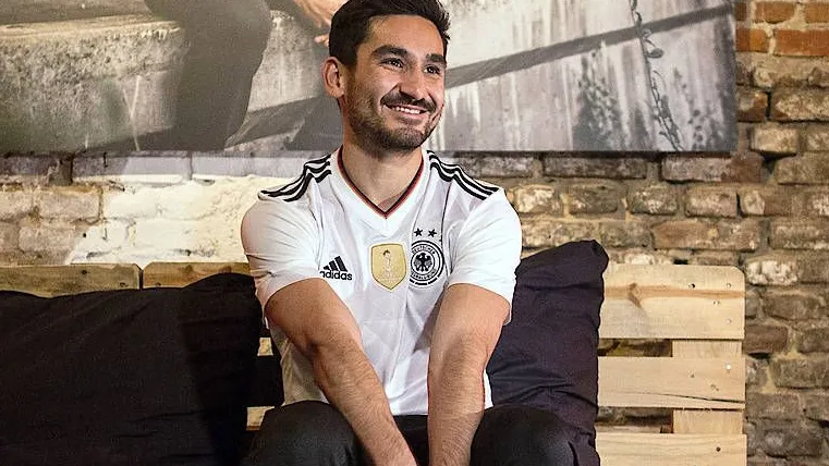 Bester Dinge: Ilkay Gündogan im neuen DFB-Dress
