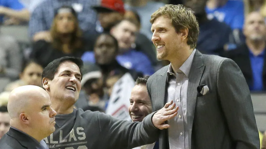 Nur noch im feinen Zwirn unterwegs: Im Basketball-Trikot war Dirk Nowitzki zuletzt nicht zu sehen