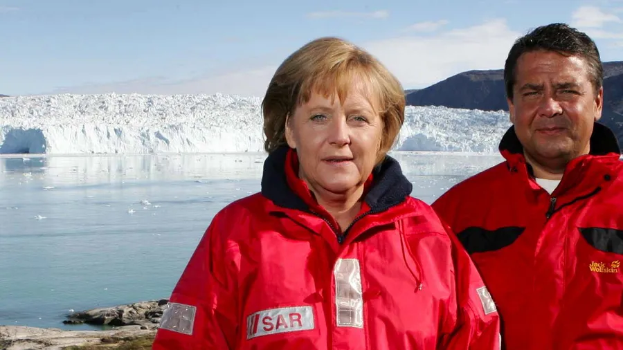 Inzwischen schon getaut? Angela Merkel und Sigmar Gabriel 2007 vor Eisbergen in Grönland