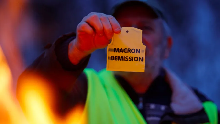 „Macron tritt zurück“: Große Worte auf den Protesten in Frankreich