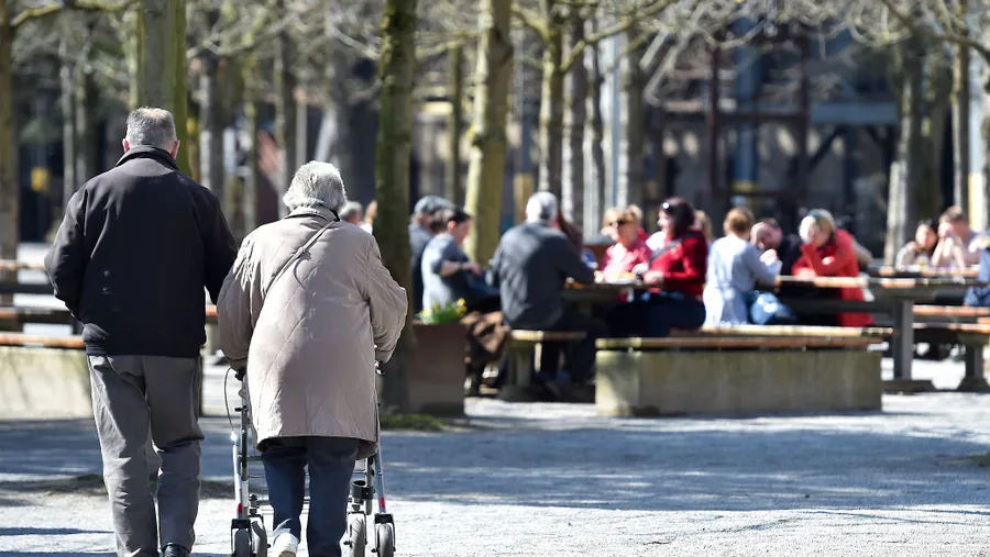 Die heutige Rentnergeneration hat es bei der Kalkulation der Altersbezüge einfacher.