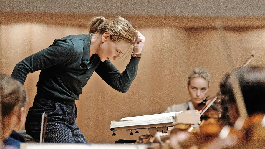 Manisches Genie mit menschlichen Abgründen: Cate Blanchett als Star-Dirigentin Lydia Tár in „Tár“